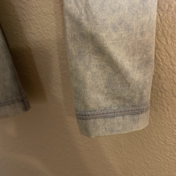 Lululemon Leggings. Never worn! - Picture 2 of 2